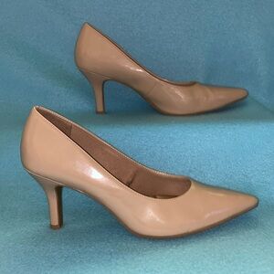 COMFORT PLUS by Predictions “Janine” Nude patent pointy toe heels pumps size 6.5